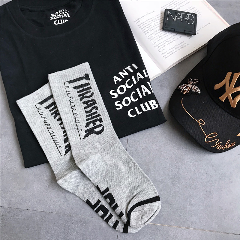 4 cặp Châu Âu và Mỹ ins chết fly thể thao vớ skateboard đường phố tide thương hiệu hip hop vớ cotton nam giới và phụ nữ các cặp vợ chồng trong vớ