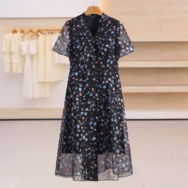Exclusive Store 3280【Card】Elegant Printed V-Neck Waist-Cinching Hip-Covering Over-The-Knee Chiffon Dress 26 Summer Chic Women's Fashion