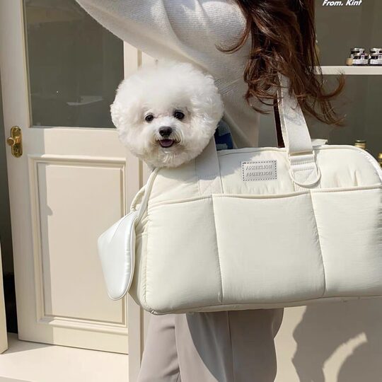 Portable dog bag for outdoor use in autumn and winter, warm outdoor cat bag, breathable portable pet backpack, large capacity cat shoulder bag