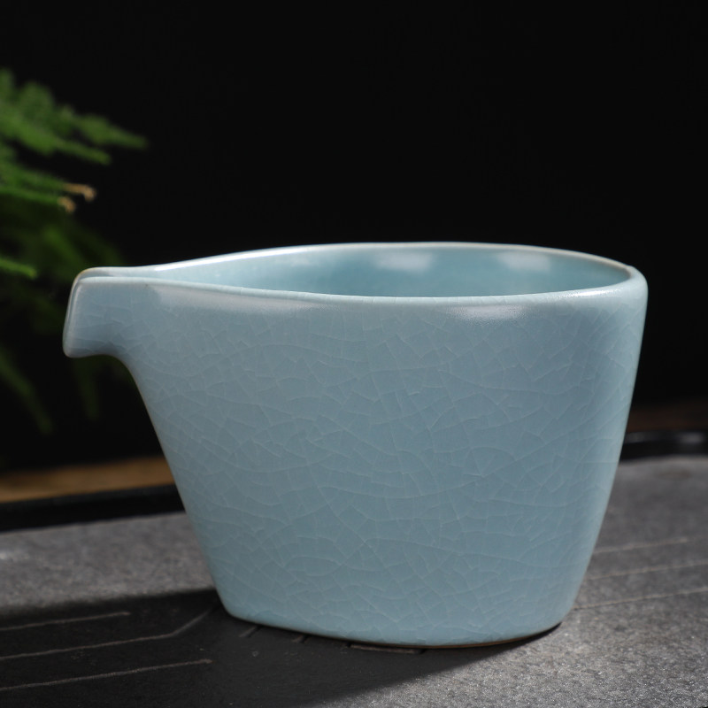 Handmade Ru kiln fair cup open sheet to raise Ru porcelain tea sea retro ice cracked sub-tea instrumental Kung Fu Tai Ceramics Uniform Cup