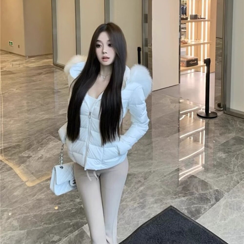 90% White Duck down Jacket for Women with Real Fox Fur Collar, 2025 Winter Coat, Short Waist-Cinching Design Top