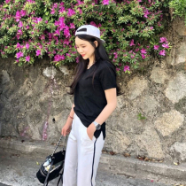 Mini-shirt woman 2021 new T-shirt loose Korean version Chaochec Lazy Wind 100 HitsV Collar Bf Student Half Sleeve Woman