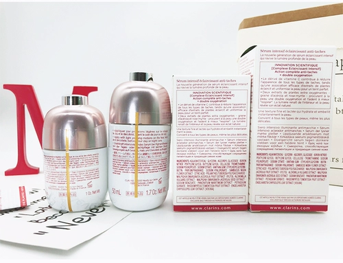 Clarins, осветляющая эссенция для подчеркивания естественного сияния кожи, 50 мл, осветляет кожу