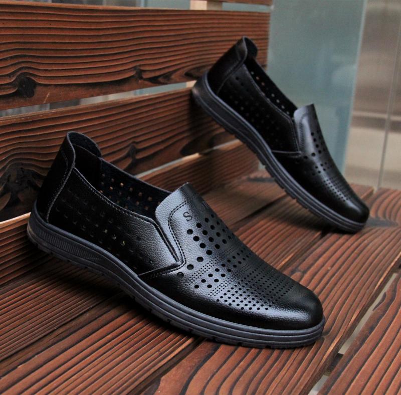 2018 mới dép mùa hè rỗng giày thoáng khí mát mẻ kinh doanh giày nam bình thường giày nam đặt chân cha sneaker nam