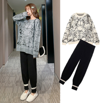  Pregnant womens autumn and winter suit fashion models go out autumn tops net red Western style two-piece trendy mother age-reducing spring and autumn sweater