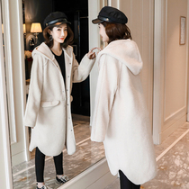 Pregnant woman Autumn winter clothing Thickened Coat New Loose big code Even cap lamb wool jacket with long winter clothing and clothing for women