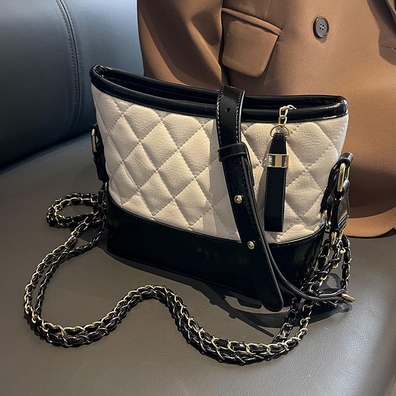 2025 New Style Bag, Light Luxury, Niche, High-End Feel, Summer Small Bag, Quilted Hobo Bag, Commuter Bucket Bag, Women's Crossbody Bag