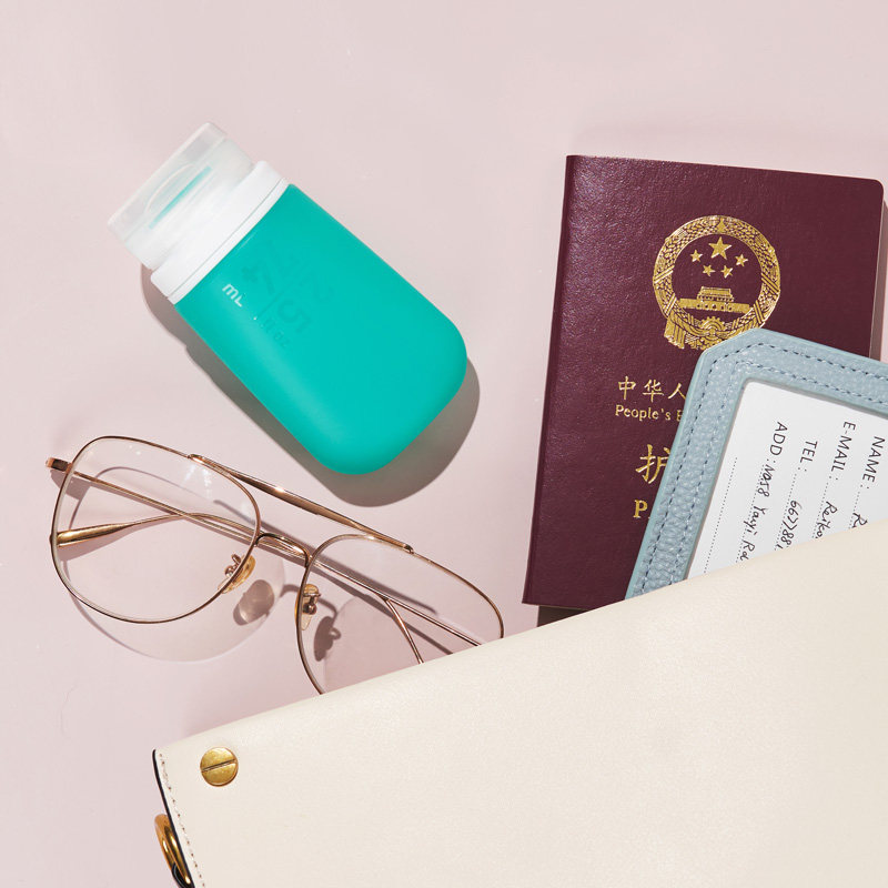 Portable travel bottle silicone extrusion package shampoo shower gel skin care lotion wash and protect small capacity