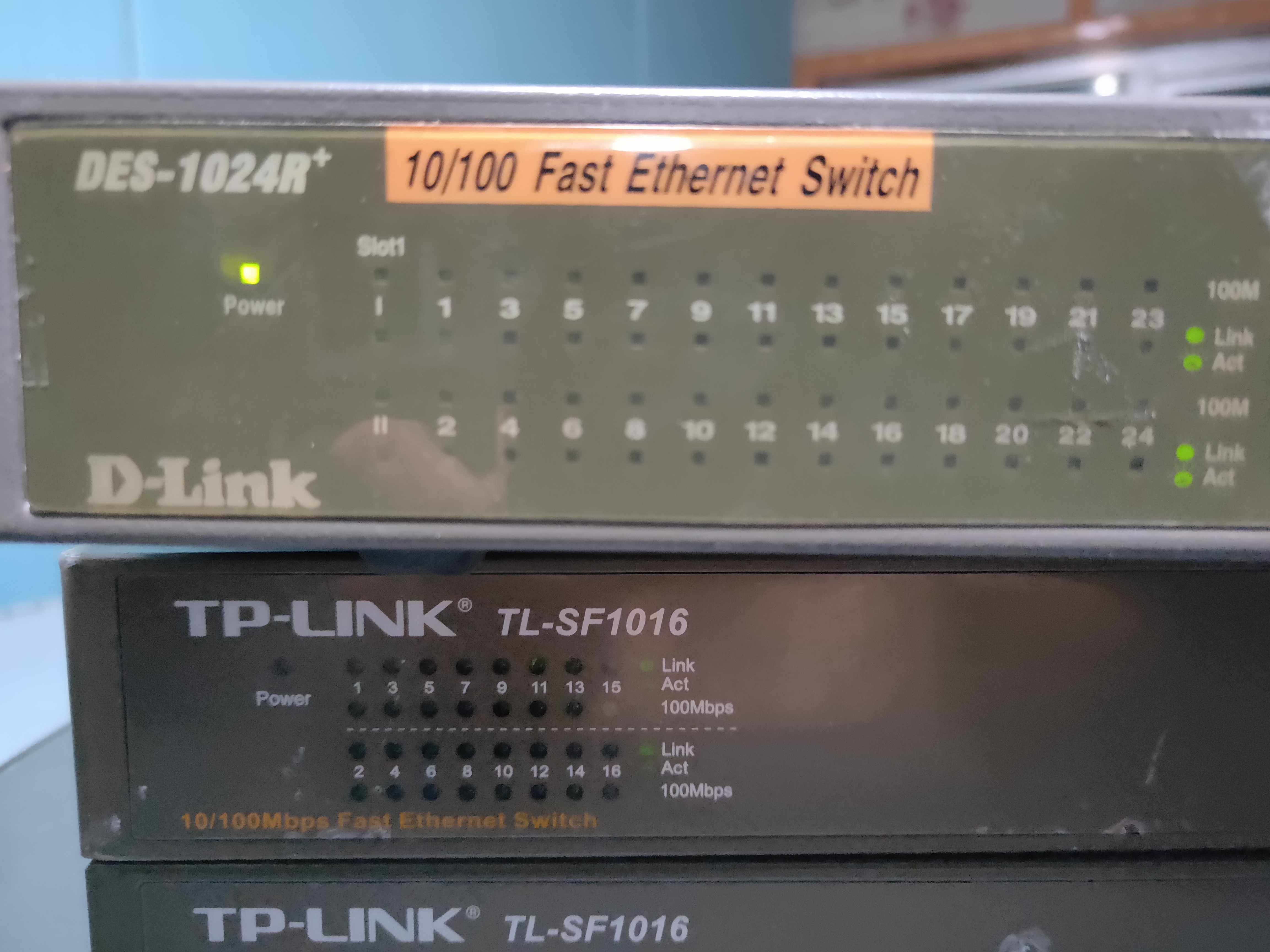 D-Llink Friends DES-1024R 24-port 100 trillion Enterprise-grade rack Internet networking switch
