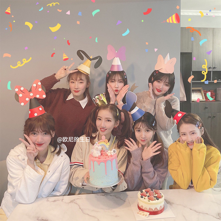 Net red photo birthday hat Little Red Book Net red props hat birthday party funny shape shaking sound cartoon shape