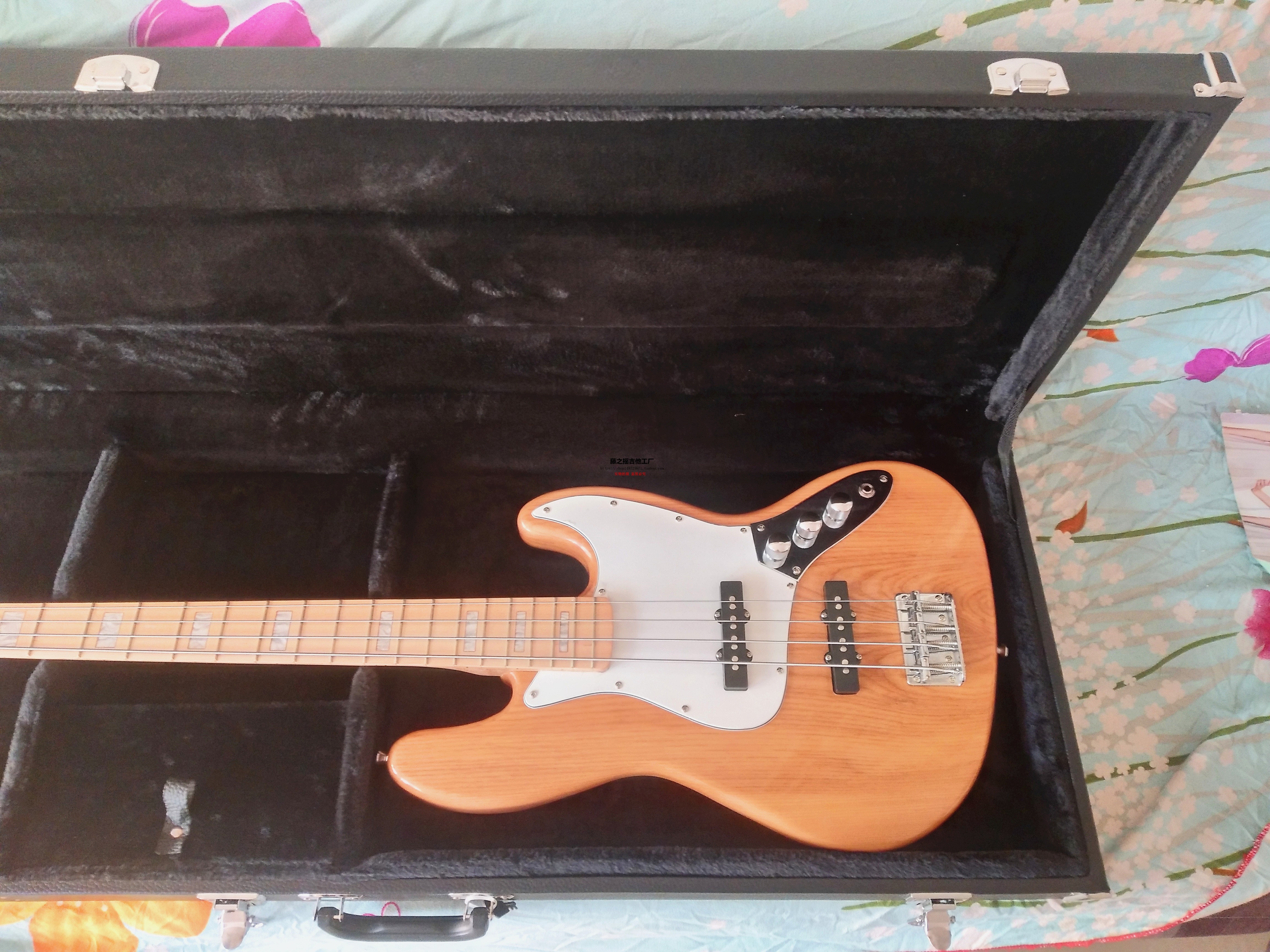 Electric bass electric bass piano box leather case piano box sub-section P JAZZ bass bass limit area