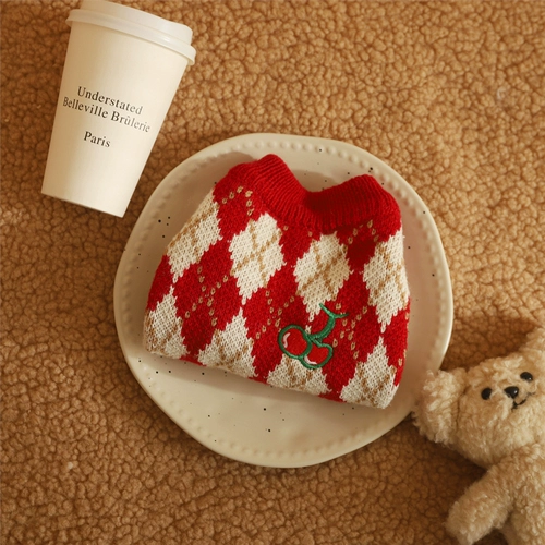 Праздничнный красный демисезонный пуховик, удерживающий тепло зимний свитер