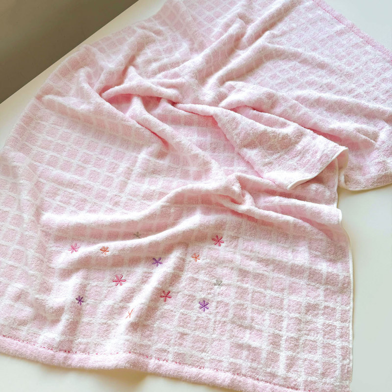 Exported Japanese-Style Embroidered Floral Pure Cotton Large Bath Towel, Soft Terry Thick Bath Towel, Pink Plaid Bath Towel for Home Use