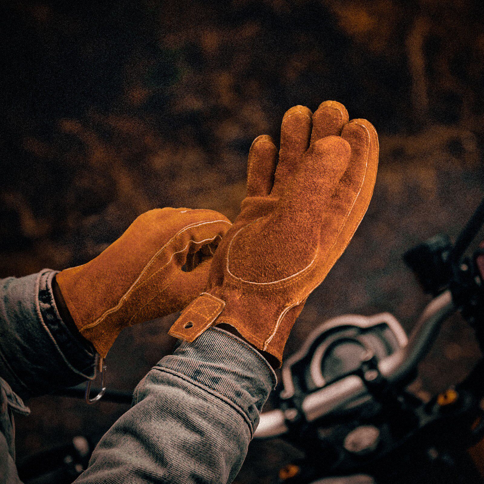 Khale Retro Locomotive Gloves Male Riding Locomotive Outdoor Bullskin Leather Knight Small Bear Claw Frosted Glove