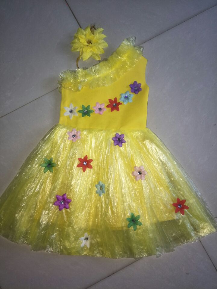 Mẫu giáo bảo vệ môi trường thời trang trẻ em trình diễn quần áo chất liệu tự làm cha mẹ trẻ em catwalk trang phục gói vật liệu miễn phí shop đồ trẻ em