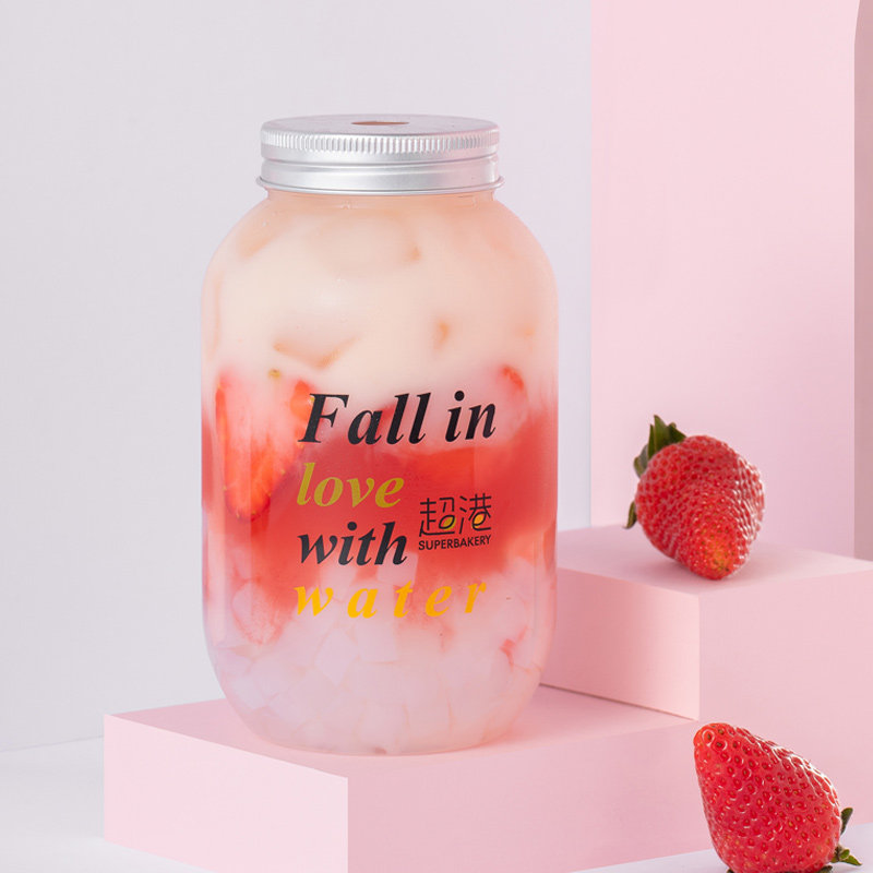 U-Shaped Chubby Bottle Lifestyle 1