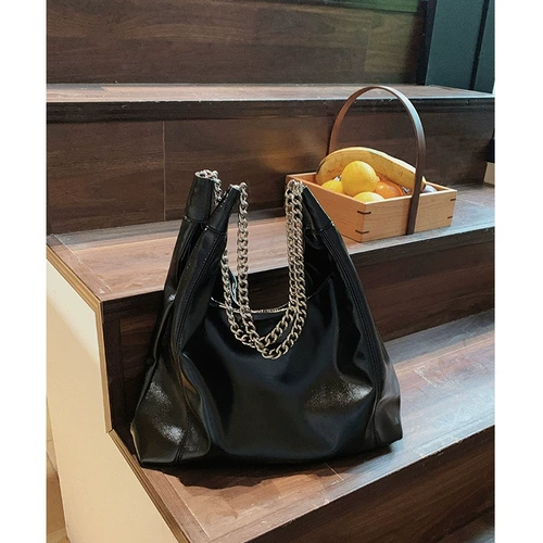 Цепь, вместительная и большая модная сумка на одно плечо, коллекция 2023