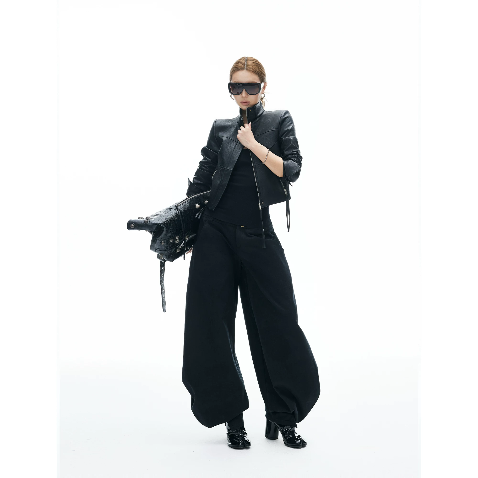 iamxiaa Black matte polyurethane marble short fitted jacket