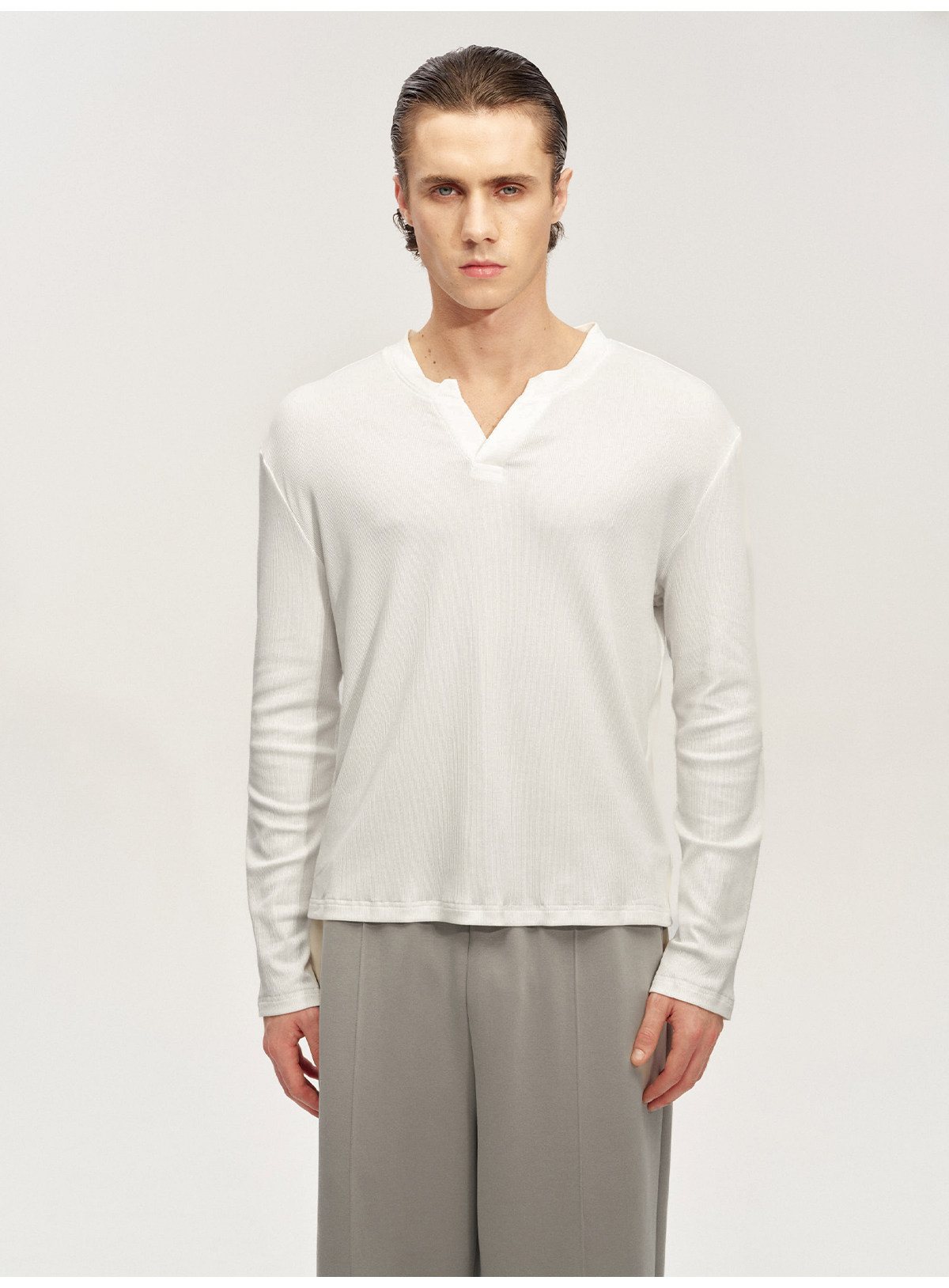 JCAESAR V-Neck Ribbed Knit Long-Sleeve Top