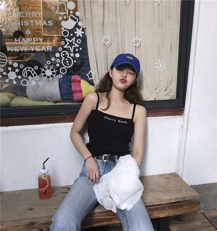 Ulzzang vest mùa hè 2018 new Hồng Kông hương vị retro chic chữ thêu sinh viên sling áo sơ mi nữ quần áo nữ
