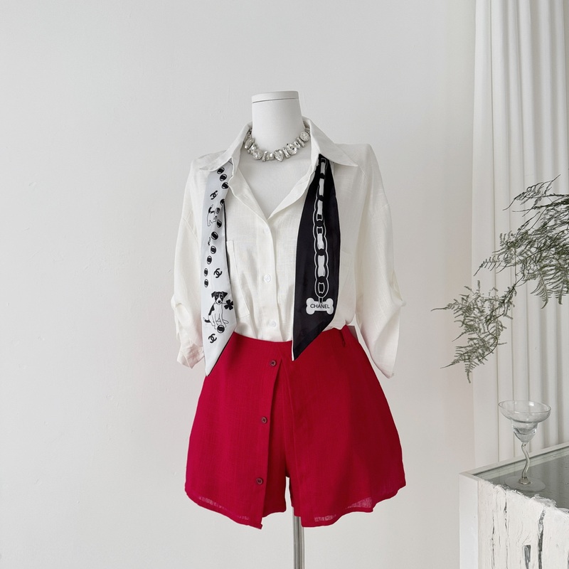 Pink Piggy Eight-Cap Set: Romantic Old Money Style Linen Shirt and Vibrant Red High-Waisted Skirt Pants
