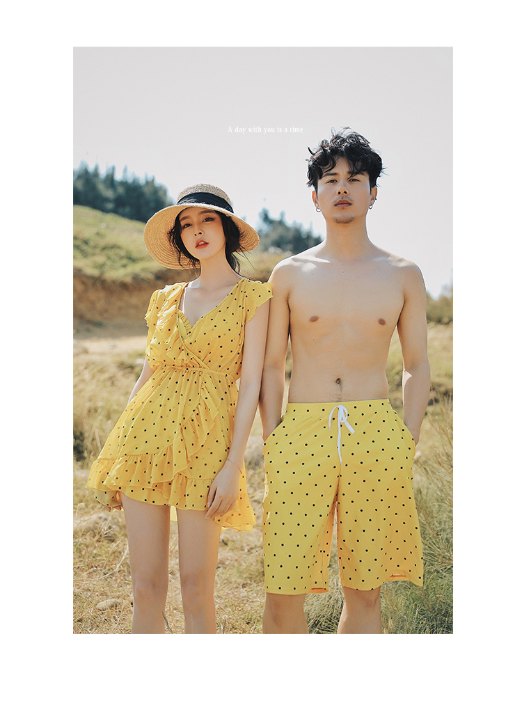 2019 cặp đôi mới bơi đồ bơi bikini ba mảnh nhỏ màu vàng tươi kỳ nghỉ spa nhỏ ngực áo tắm nữ - Vài đồ bơi đồ biển cặp	