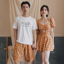 2021 new couple swimsuit one-piece swimsuit floral fresh conservative small chest gathered to soak in hot spring vacation couple style