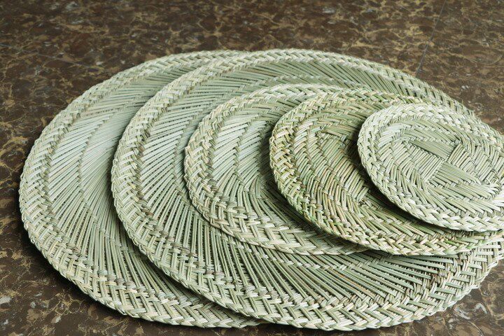 Natural cleaning of steamed buns with a straw mat plant steamed grid environmental protection bun hotel water thickened hot vegetable grass woven