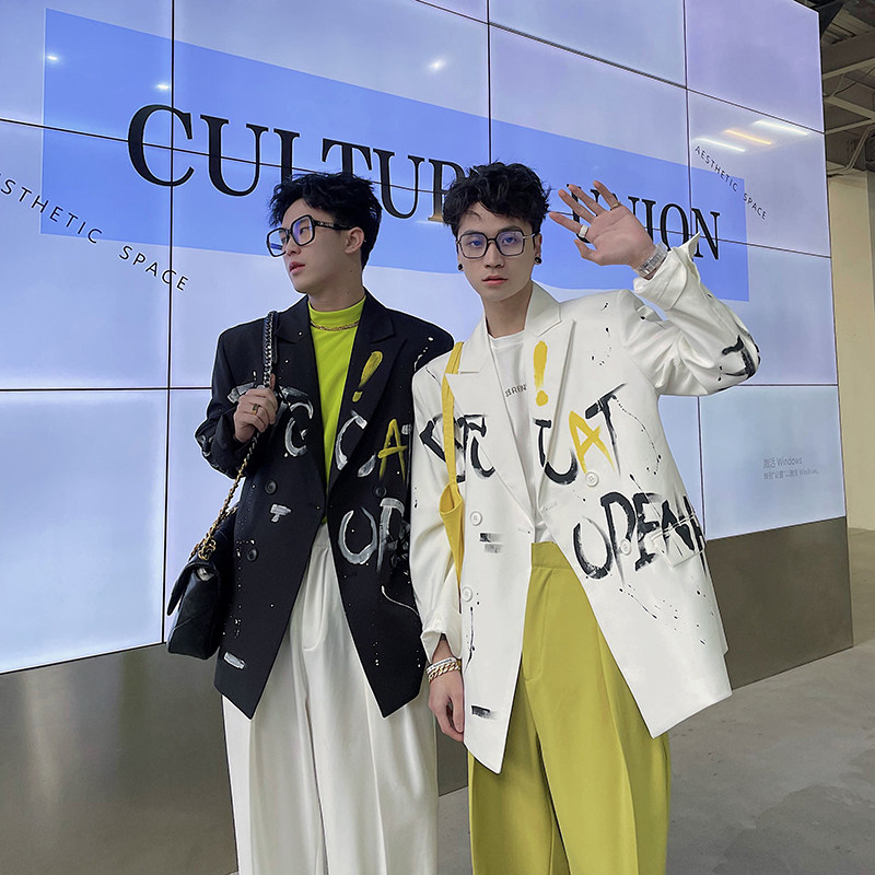 (Love to wear help) Korean Department Graffiti printed design sense suit jacket male small crowd loose and handsome suit trend