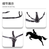 shires Мальчики склонились к лошади, лошадь оснащена Rock Horse 8214026