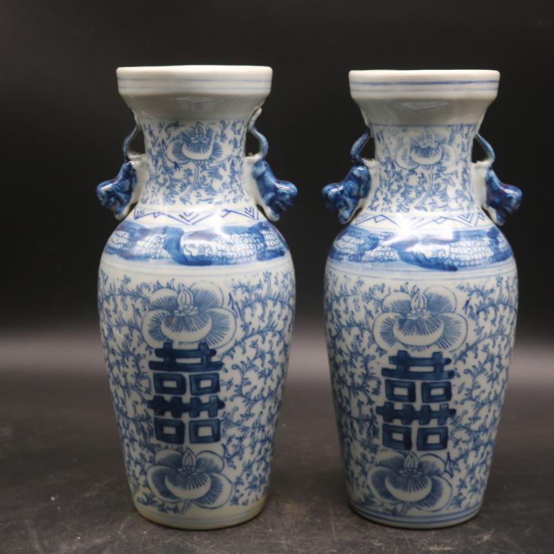 中国　青花　喜字文雙耳瓶　V　3907B 中国 青花 喜字文雙耳瓶 V 3907B 中国 青花 双喜文 小瓶 M