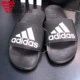 Giày nam Adidas 2019 mùa hè mới đi giày đi biển mềm đế mềm đi dép thường S82137 80977 - Giày thể thao / sandles