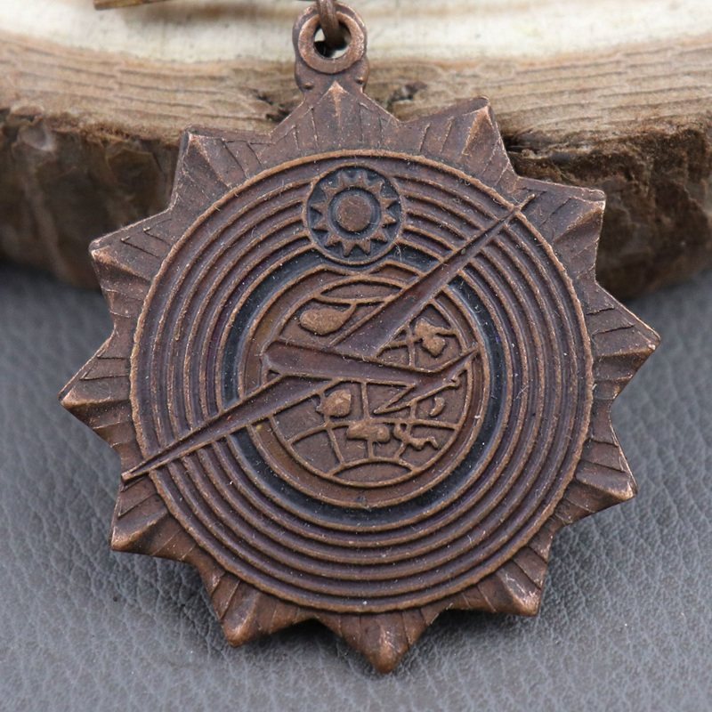 Antique old red collection badge brooch iron badge badge anti-Japanese war medal aviation student phase one
