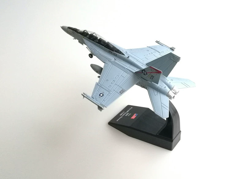 Máy bay vận tải F18 Hornet mới 1: 100 máy bay chiến đấu mô hình hợp kim mô phỏng F A-18F - Mô hình máy bay / Xe & mô hình tàu / Người lính mô hình / Drone