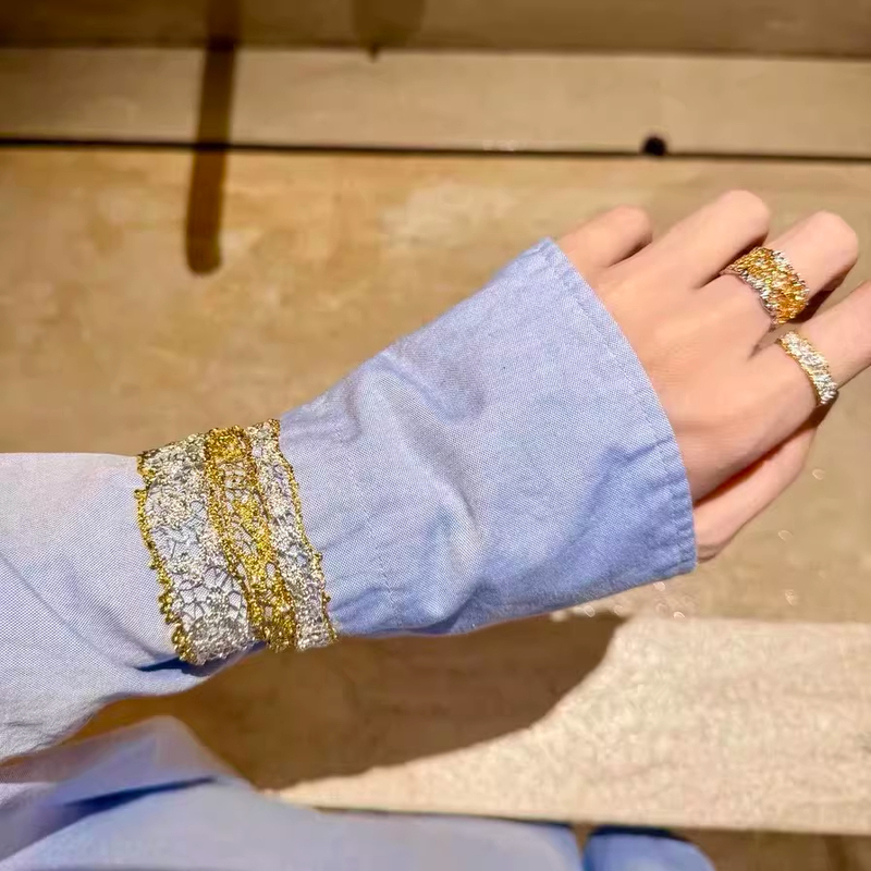 Dong Jie's Same Style Levi's Lace Open Bracelet 2026 New Vintage High-End Bracelet