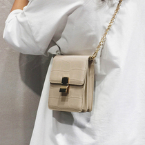  Net celebrity chain mobile phone bag simple small bag womens new 2021 texture leather shoulder mobile phone messenger bag