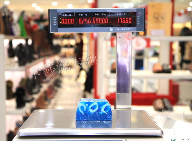Kasha 运动 Sports Mall quầy xà phòng tinh dầu thủ công 100g nước lạnh nam gỗ đàn hương nhập khẩu xà phòng làm sạch - Tinh dầu điều trị dầu neem