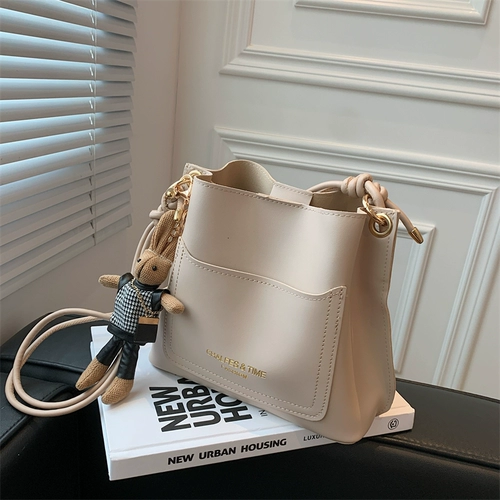 Демисезонная сумка через плечо, модная вместительная и большая сумка на одно плечо для отдыха, изысканный стиль, коллекция 2023, в западном стиле