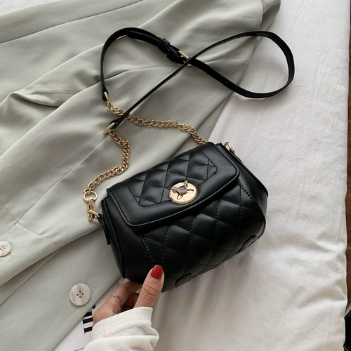 Небольшая сумка, сумка через плечо, модная сумка на одно плечо, универсальная цепь, коллекция 2021, популярно в интернете, на цепочке