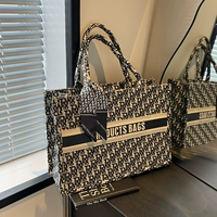 Черный большой шелковый шарф