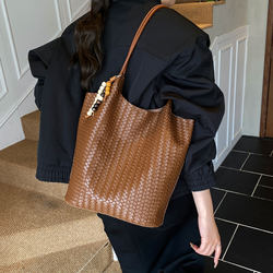 High-End Retro Woven Tote Bag for Women 2025 New Autumn and Winter Large-Capacity Shoulder Bag Niche Design Commuter Bag