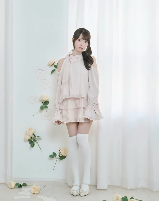Japanese Style R*Ose2026 Spring/Summer Elegant Off-Shoulder Chiffon Pleated Top and Culottes Japanese Style R*Ose2026 Spring/Summer Elegant Off-Shoulder Chiffon Pleated Top and Culottes