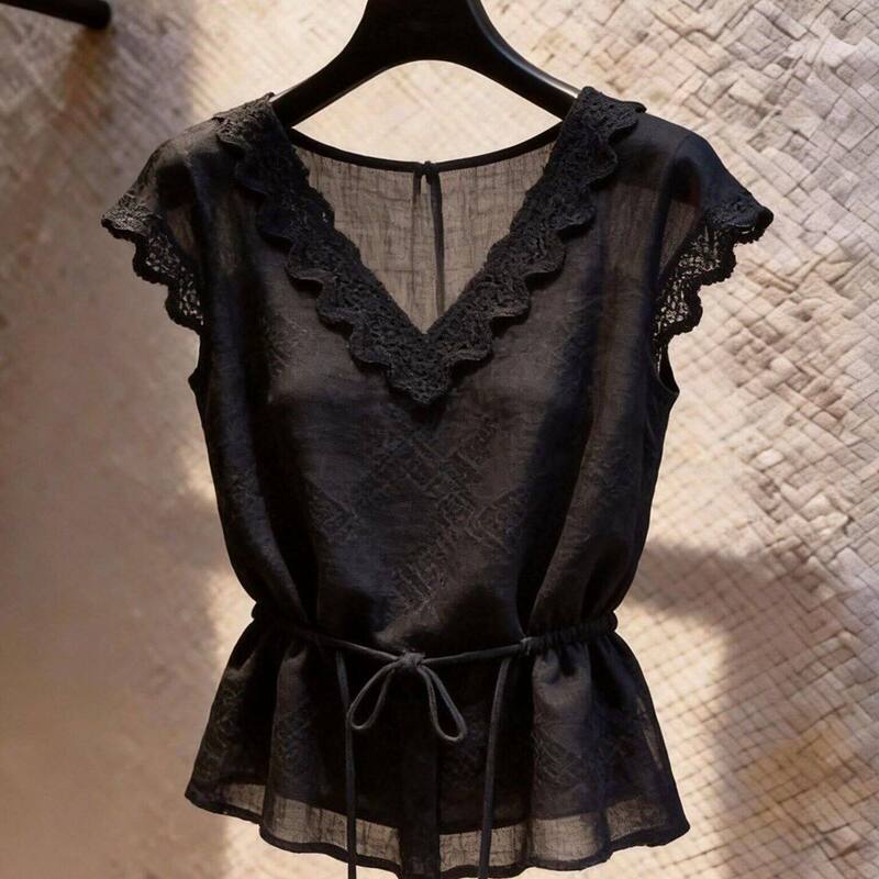 Korean Style Niche Black Lace V-Neck Top for Women, Loose Fit with Waist Tie, Versatile and Elegant Shirt, New Summer 2026 Model