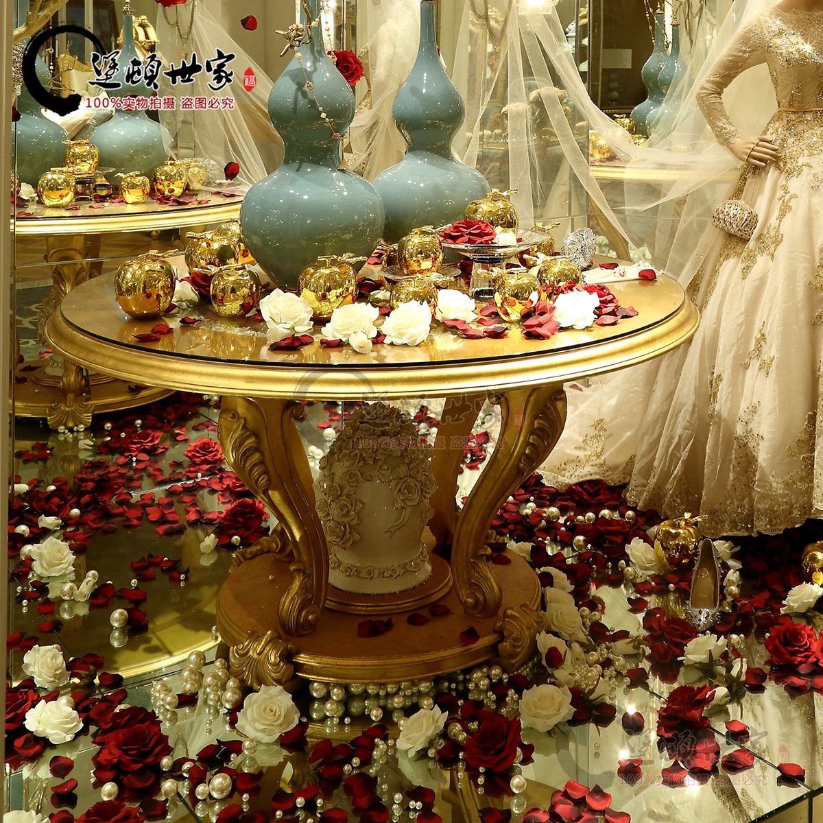 European luxury villa solid wood carving dining table and chairs High-grade gold leaf French luxury round dining table dining table 1 8 meters