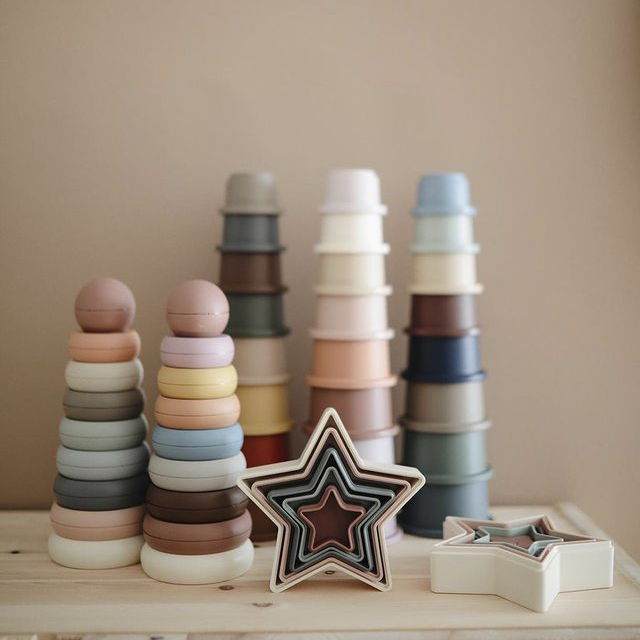 Denmark's Mushie Rainbow superimposed tower cups Leins children's baby puzzle early to teach baby toy ferrule Nordic