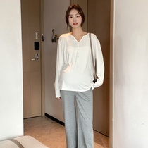 Autumn new maternity wear Korean style fashionable V-neck buttoned long-sleeved T-shirt trendy mom early autumn going out base layer