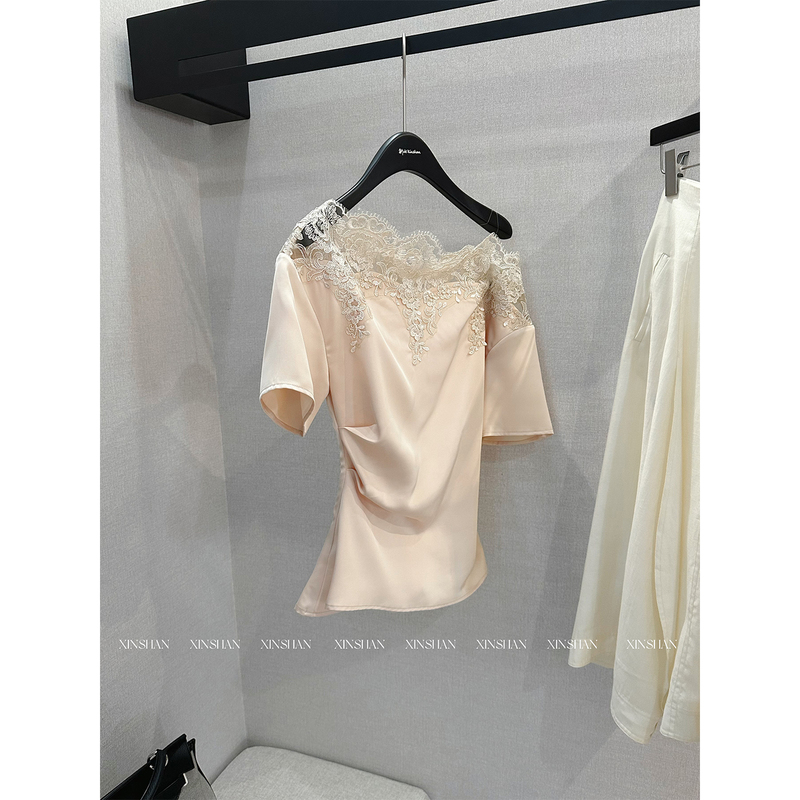 Xinshan Lace Patchwork Off-Shoulder Top for Women, Elegant and Sophisticated, Waist-Cinching, Slimming, Short-Sleeved, Summer
