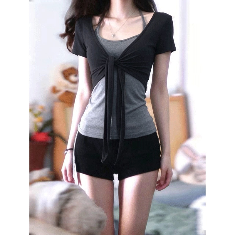 American Retro Style Black Short-Sleeve T-Shirt for Women, Summer Slim-Fit Design, Inner Wear Halter Top Two-Piece Set, Trendy American Retro Style Black Short-Sleeve T-Shirt for Women, Summer Slim-Fit Design, Inner Wear Halter Top Two-Piece Set, Trendy