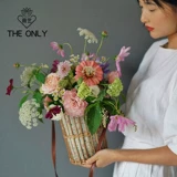 薇艺 INS Woven Flower Basket Rattan Ticked Trags Редактор ретро маленький цветочный синий пастырский цветочный художник цветочный цветок вставка
