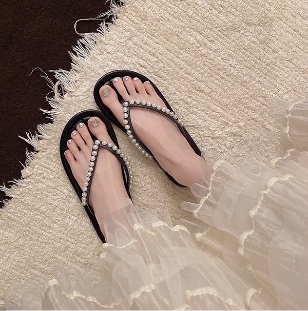 Rhinestone Flip-Flops for Summer, Fashionable New Style, Non-Slip Pearl Soft-Soled Flat Slippers, Beach Slippers for Women